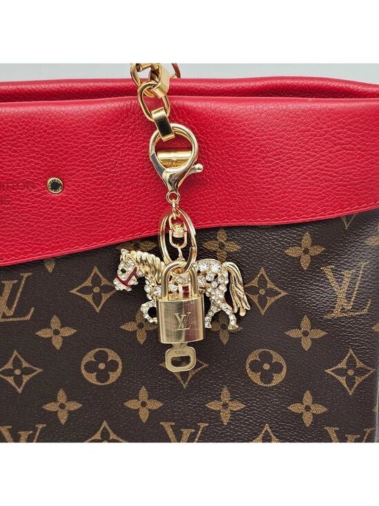 Louis Vuitton Accessories - Authentic Louis Vuitton Padlock Gold 🔒 Key Set + Unbranded Keychain Charm